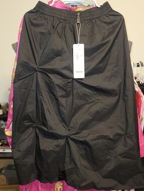 Goelia Black Midi Cloud Skirt